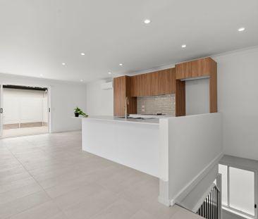 BRAND NEW MODERN AND STYLISH TOWNHOUSE - PRIME MOUNT HUTTON POSITION - Photo 4