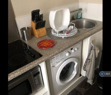 1 bedroom flat to rent - Photo 5