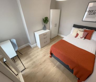 Adelaide Road, Liverpool. - Photo 3