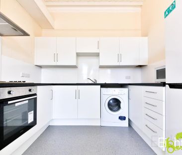 3 bedroom flat to rent - Photo 3