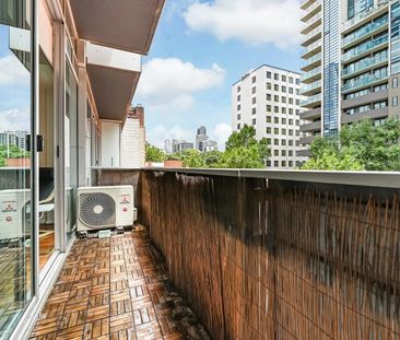 Fully Furnished North-Facing Apartment - Photo 2