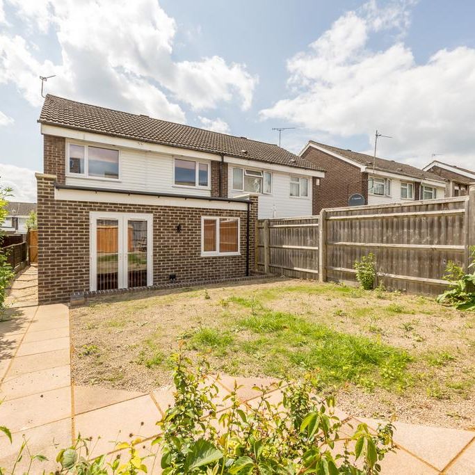 1 bedroom in a house share to rent - Photo 1