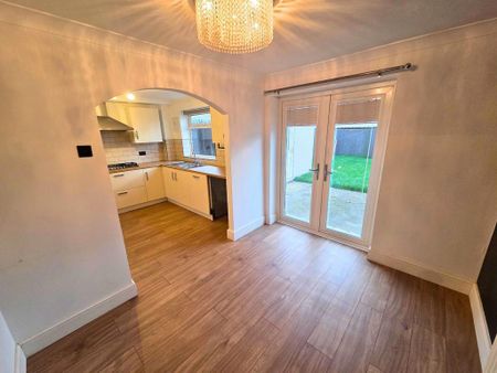 3 bedroom terraced house to rent - Photo 3