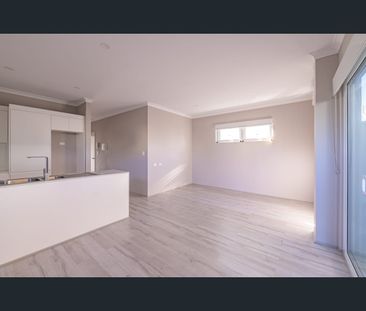 2/326 Rockingham Road, Spearwood, WA 6163 - Photo 6