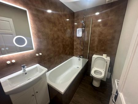 2 bedroom flat to rent - Photo 5