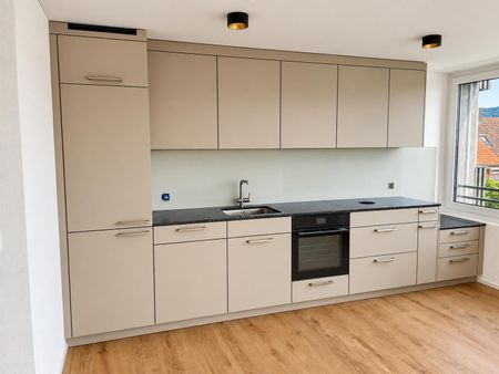 3.5-Zimmer-Wohnung - sonnig, grosszügig und mit Weitblick / 2.2 - Foto 2