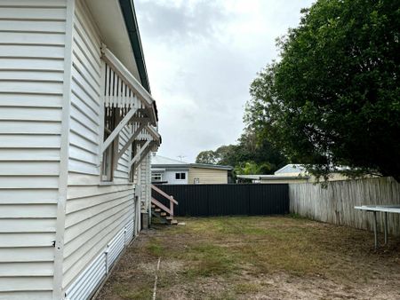 Charming Renovated Home in Beachmere - Photo 3