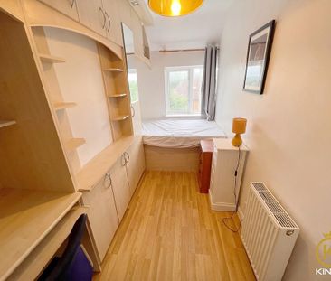 4 bedroom semi-detached house to rent - Photo 3