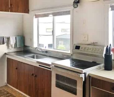 Charming Remuera Bungalow – Warm, Sunny & Spacious Living - Photo 3