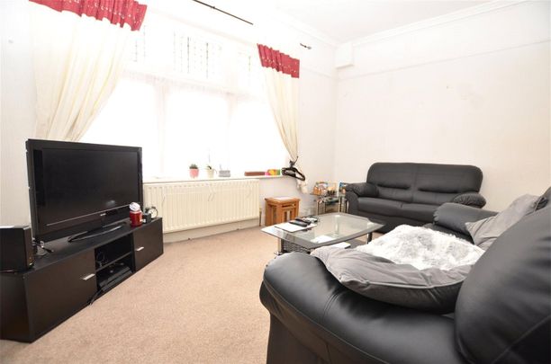 Broad Street, Teddington, TW11 - Photo 1