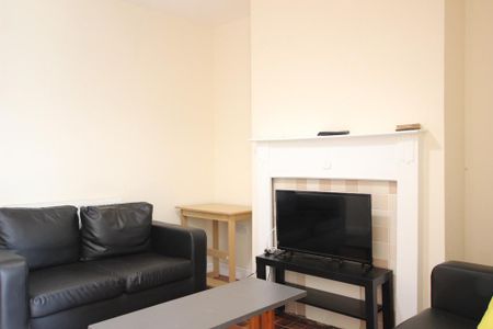 6 bedroom semi-detached house to rent - Photo 2