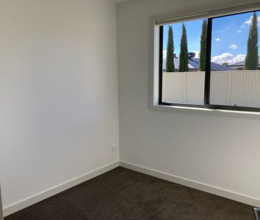 Modern Family Home North Shepparton - Photo 6