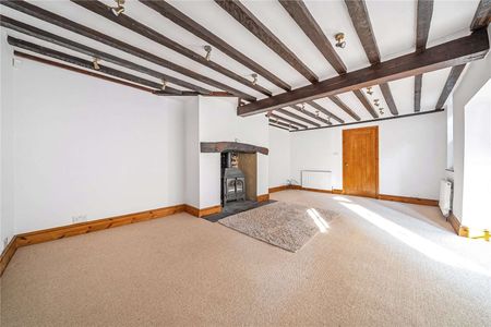 A charming and spacious family home in an idyllic hamlet location. - Photo 2