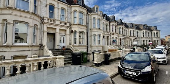 Alhambra Road - Photo 2