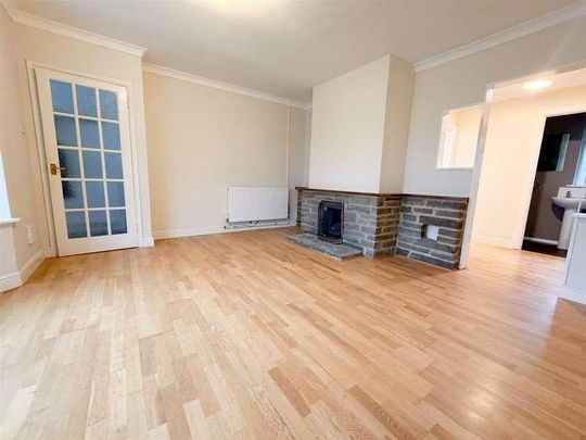 The Green Walk, Eastbourne, BN22 - Photo 1