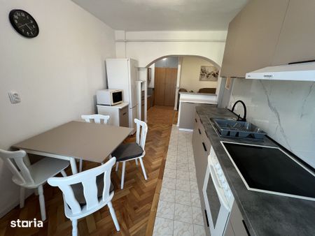 INCHIRIEZ apartament 3 camere decomandat, zona Parc Sub Arini - Fotografie 5