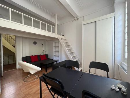 A louer appartement meublé de type studio 13008 Quartier PERIER - Photo 2