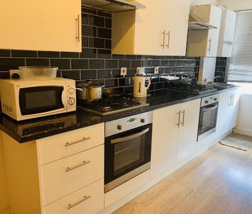 1 bedroom house of multiple occupation to rent - Photo 3