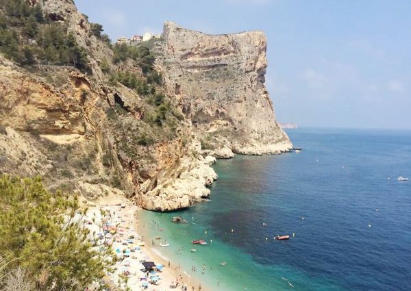 FOR RENT Apartment with 2 bedrooms with pool for LONG TERM