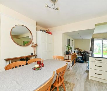 3 bedroom end of terrace house to rent - Photo 3