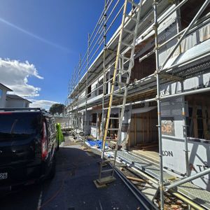 MANUREWA, 3 BEDROOMS - Photo 2