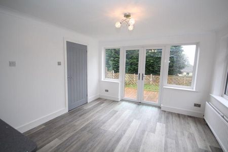 3 bedroom semi-detached house to rent - Photo 3