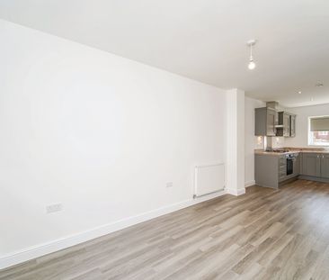 Kingfisher Drive, Northampton, Upton - Photo 4