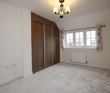 4 bedroom detached house to rent - Photo 3