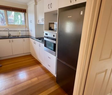 Endeavour Hills - Photo 1