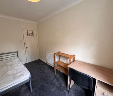 Alcuin Avenue, Tang Hall - P1097 - Photo 2