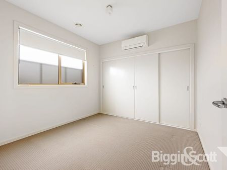 FABULOUS FAMILY HOME - Photo 3