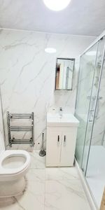 Room in a Shared House, Gantshill, IG2 - Photo 4