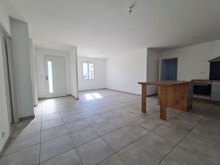 Location maison 6 pièces, 99.00m², Échillais - Photo 3