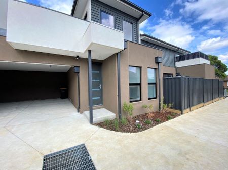 2/12 Clunes Street, Kingsbury VIC 3083 - Photo 3