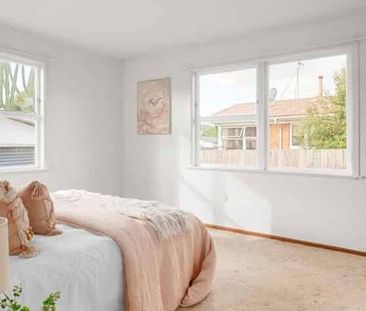 Cosy 3-Bed Character Home in Quiet Cul-de-sac! - Photo 4