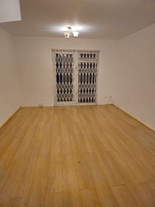 2 Bed Terraced House, Fernleigh Close, CR0 - Photo 1