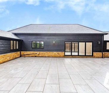 London Road, Stanford Rivers, Essex, CM5 - Photo 1