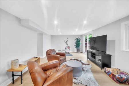 For Lease - 2301 Devon Road, Oakville, Ontario - Photo 2