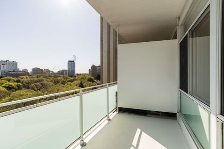 240 Oriole Parkway - Photo 2