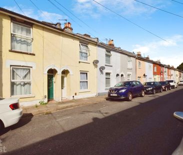 4 bedroom terraced house to rent - Photo 6