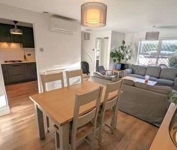 3 bedroom link detached house to rent - Photo 2