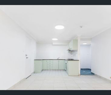 Modern Ground-Floor Apartment in the Heart of Bankstown - Photo 4