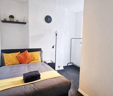 3 bedroom apartment to rent - Photo 1