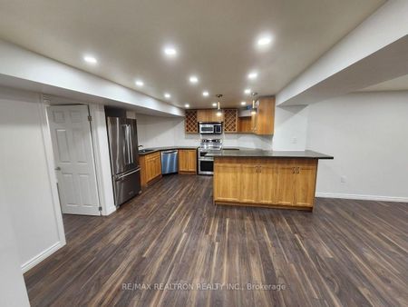 For Lease - 69 Gatcombe Circle Unit# Basement, Richmond Hill, Ontario - Photo 2