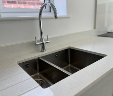 3 bedroom detached bungalow to rent - Photo 5