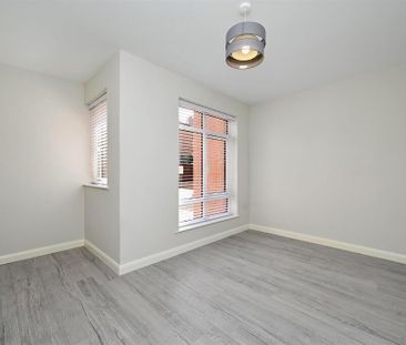 Apt 10, 39A Dundela Crescent, Belfast, BT4 3BN - Photo 2
