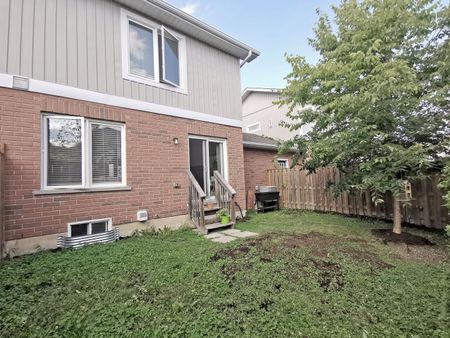 90 Sovereign's Gate, Unit 29, Barrie ON L4N9E1 - Photo 5