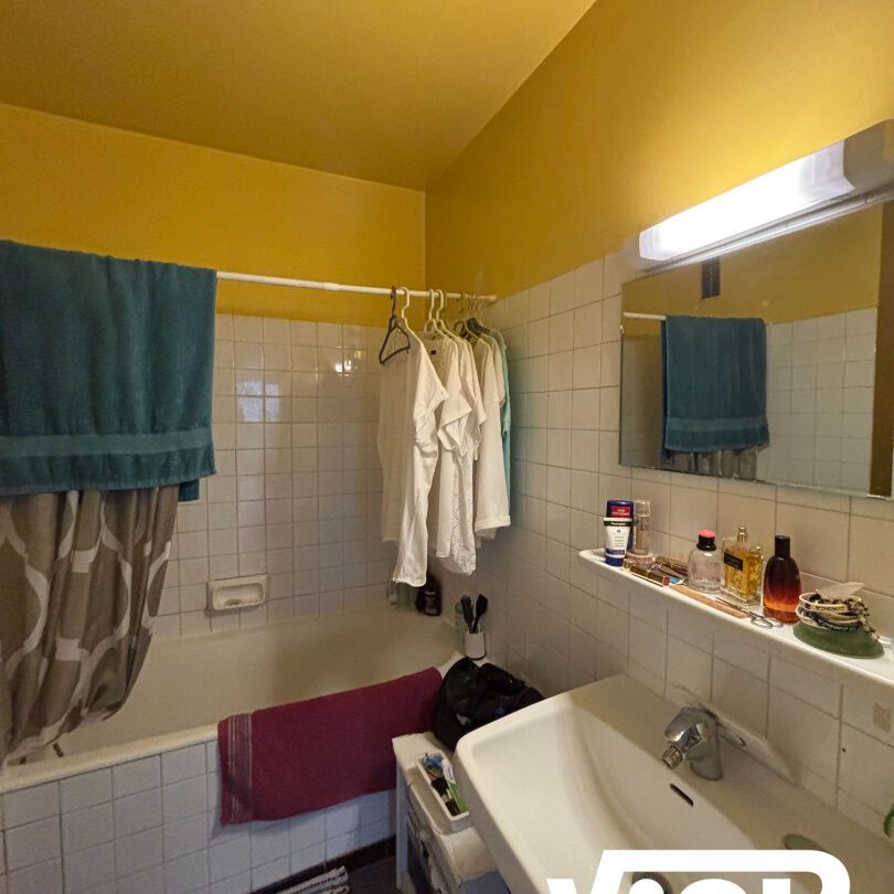 SPACIEUX T2 de 49m2 A PROXIMITE DE LA MAIRIE - Photo 1