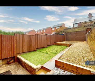 2 bedroom semi-detached house to rent - Photo 6