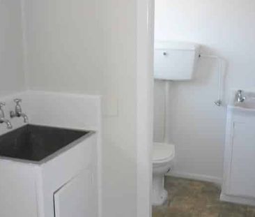 Cosy one bedroom in prime location! - Photo 2